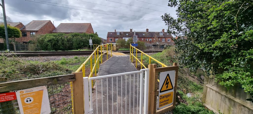 Sheriffs Ride Footpath Crossing